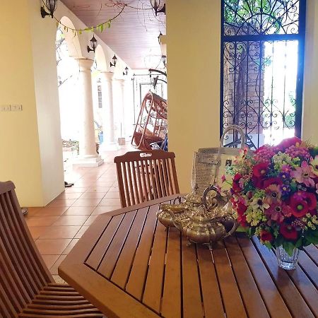 Prompimarn Villa Toscana Bangkok Exteriör bild