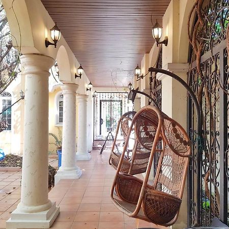 Prompimarn Villa Toscana Bangkok Exteriör bild