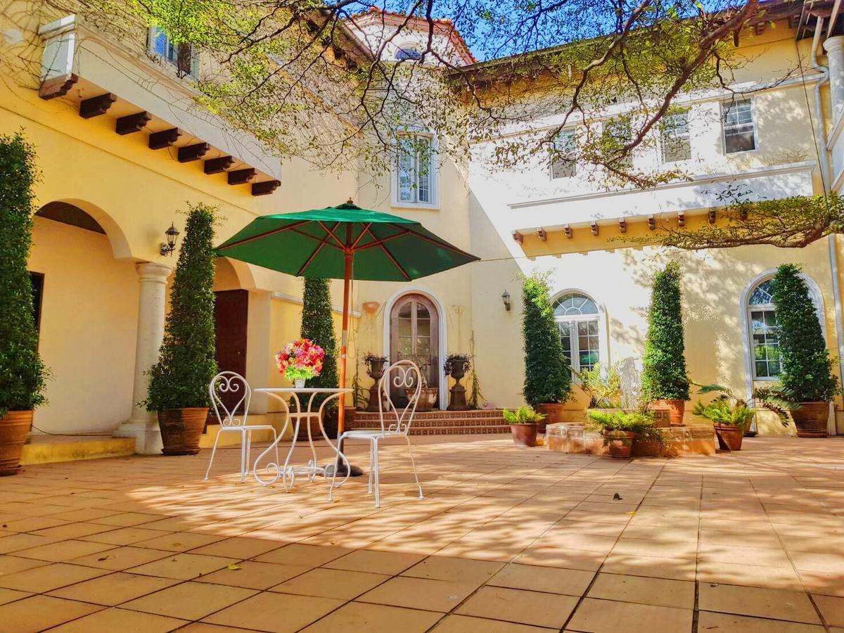 Prompimarn Villa Toscana Bangkok Exteriör bild