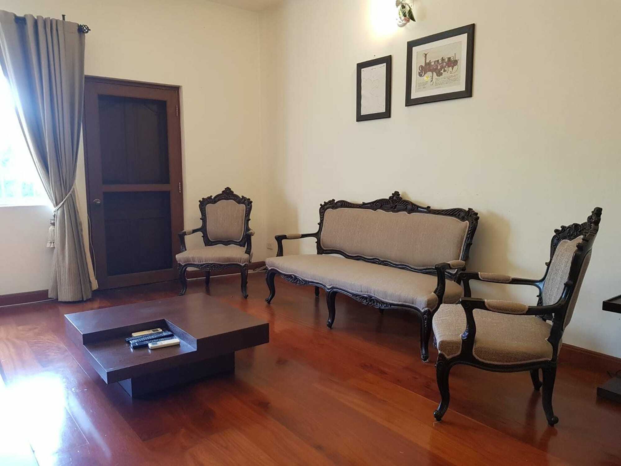 Prompimarn Villa Toscana Bangkok Exteriör bild